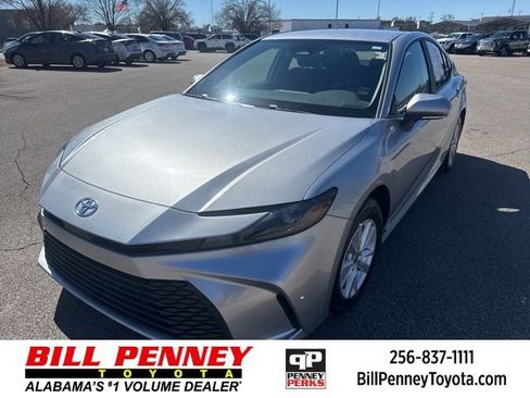 Used 2025 Toyota Camry LE image 1