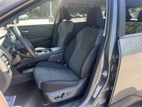 Used 2023 Nissan Rogue SV AWD/4WD image 15