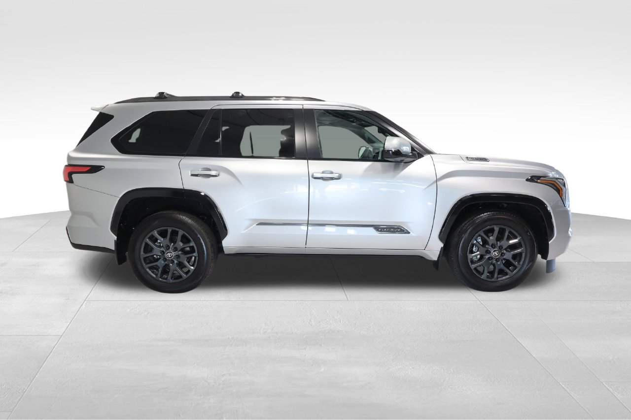 Used 2026 Toyota Sequoia Platinum AWD/4WD image 5