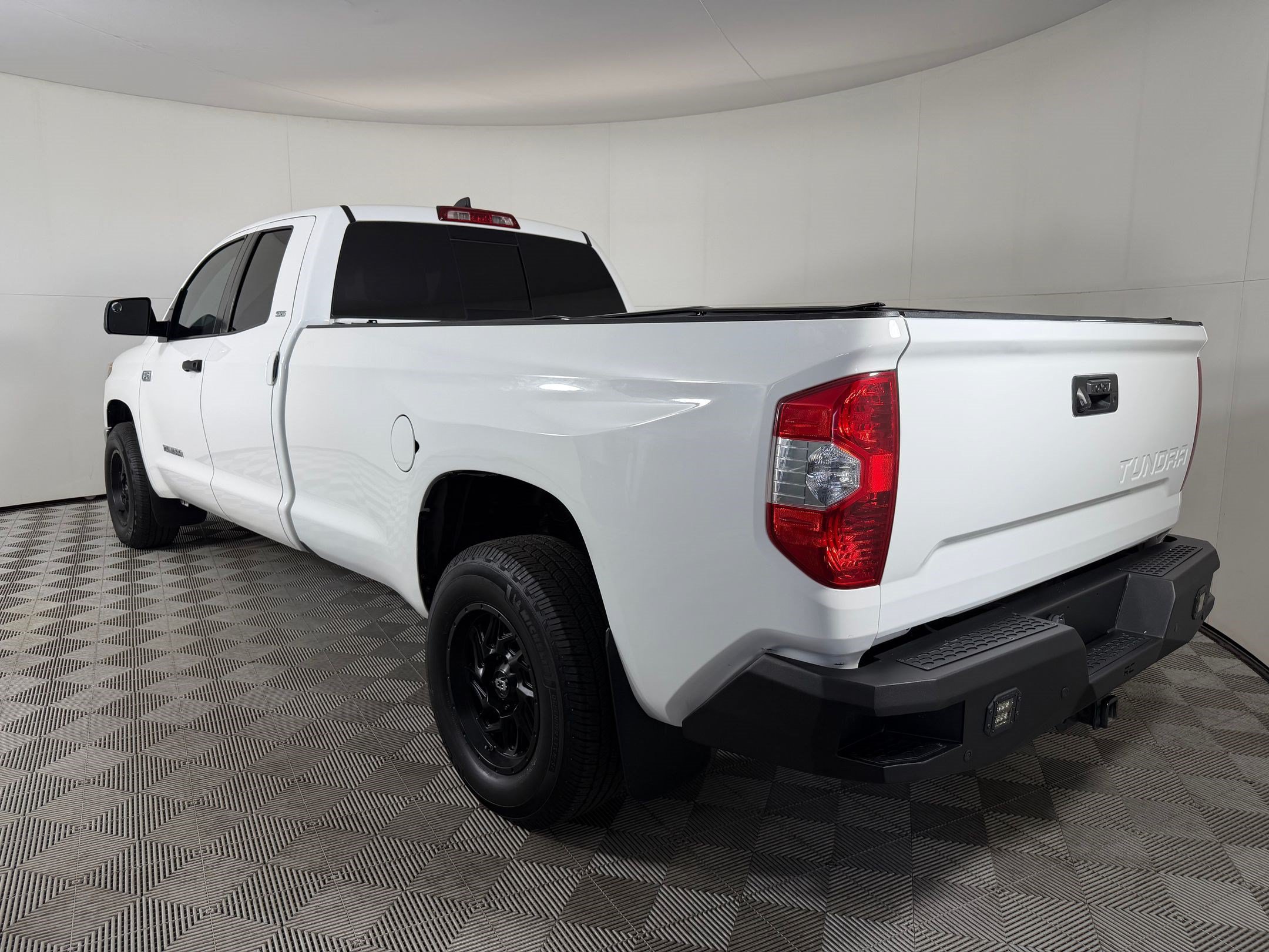Used 2021 Toyota Tundra SR5 RWD image 3