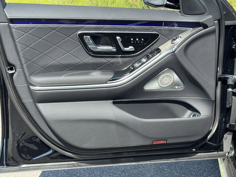 New 2026 Mercedes-Benz S 580e 4MATIC Sedan image 17