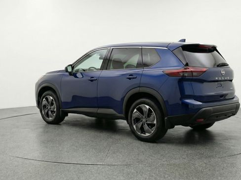Used 2025 Nissan Rogue SV image 6