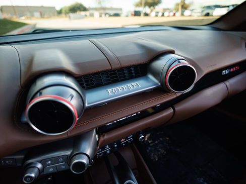 Used 2021 Ferrari 812 GTS image 46