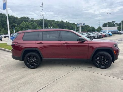 Used 2025 Jeep Grand Cherokee L Altitude AWD/4WD image 10