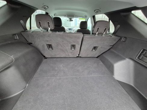 Used 2020 Chevrolet Equinox LT w/ Driver Convenience Package image 23