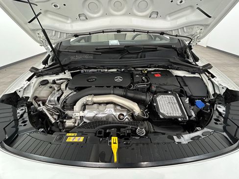 Used 2025 Mercedes-Benz GLA 250 4MATIC image 41