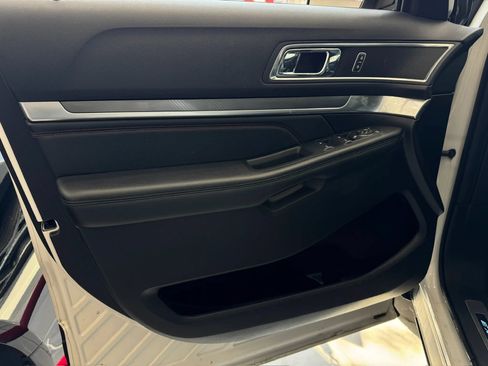 Used 2018 Ford Explorer Sport AWD/4WD image 12