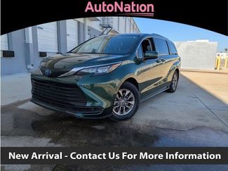 Certified 2024 Toyota Sienna LE video 1