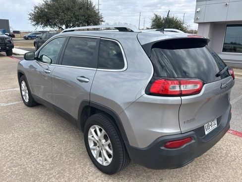 Used 2015 Jeep Cherokee Latitude image 4