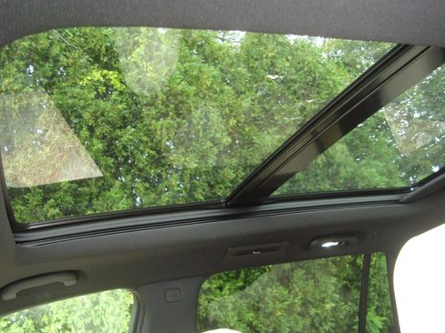 Used 2023 Cadillac XT6 Sport image 11