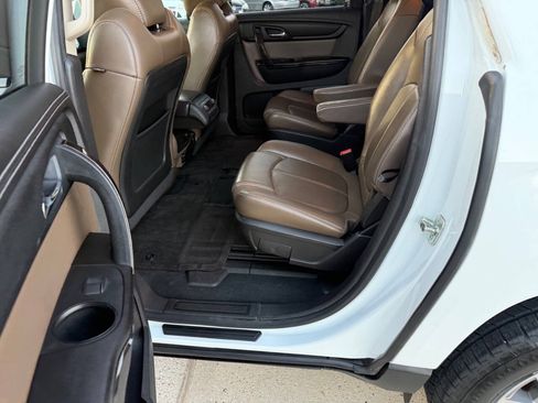 Used 2016 GMC Acadia SLT FWD image 18