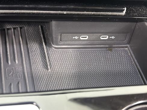 Used 2025 Volkswagen Atlas SE AWD/4WD image 28