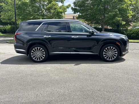 Used 2023 Hyundai Palisade Calligraphy w/ Cargo Package FWD image 8