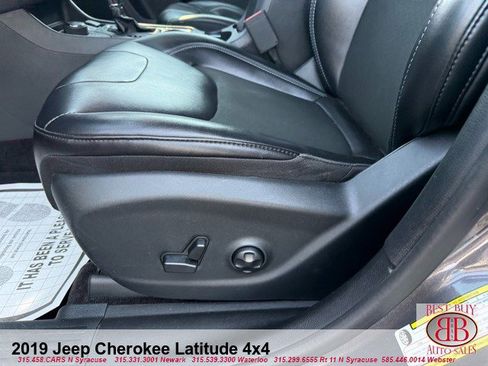 Used 2019 Jeep Cherokee Latitude Plus AWD/4WD image 29