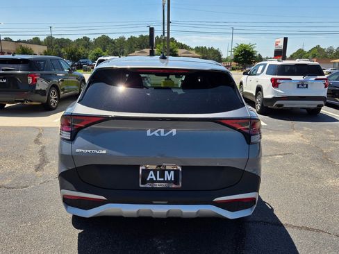 Used 2025 Kia Sportage EX FWD image 10