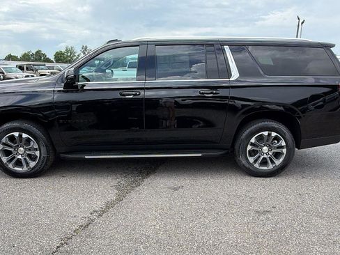 New 2026 Chevrolet Suburban LT w/ Comfort Package RWD image 14