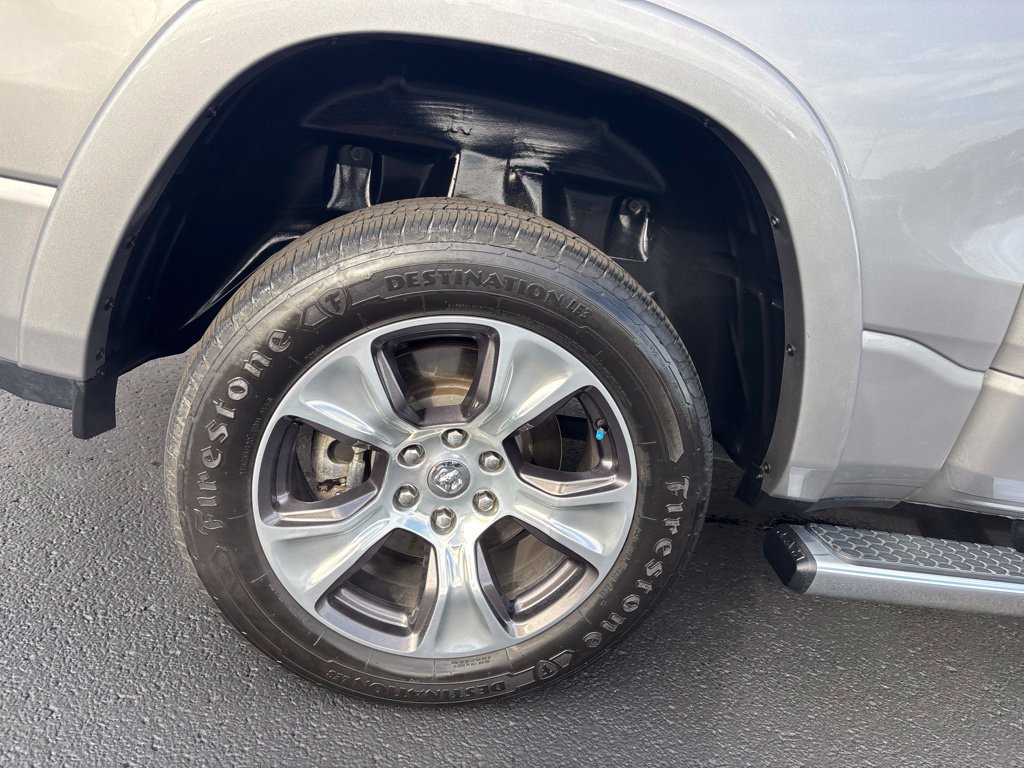 Used 2022 RAM 1500 Laramie AWD/4WD image 11