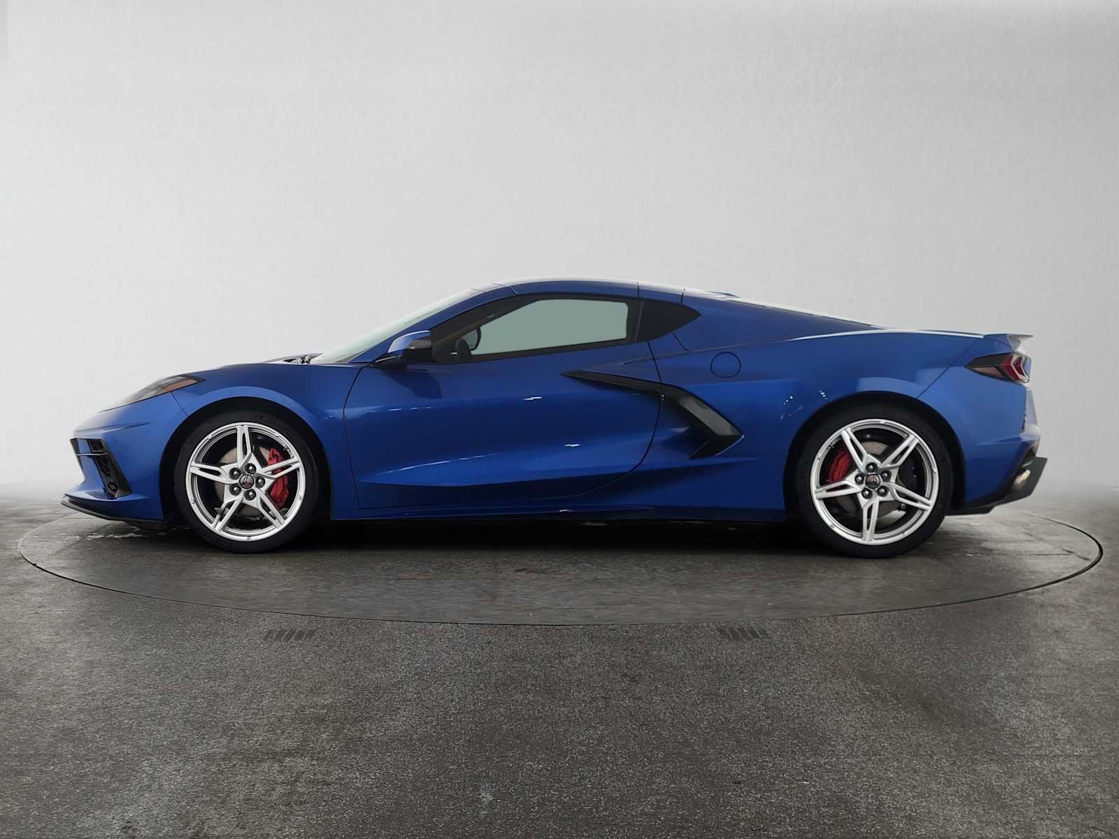Used 2022 Chevrolet Corvette Stingray Premium Cpe w/ Battery Protection Package RWD image 6