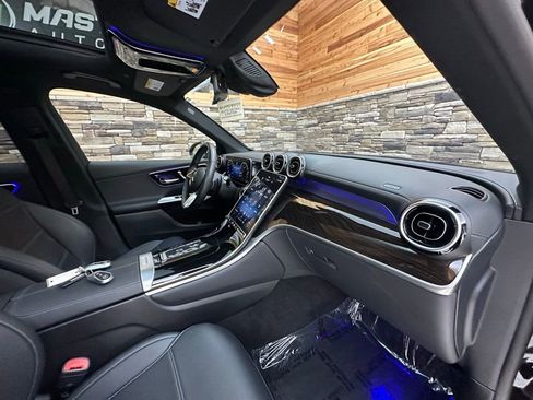 Used 2023 Mercedes-Benz GLC 300 GLC 300 image 13