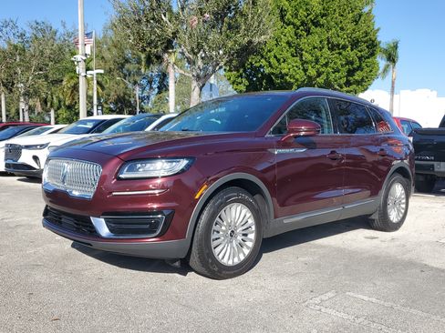 Used 2019 Lincoln Nautilus FWD image 3
