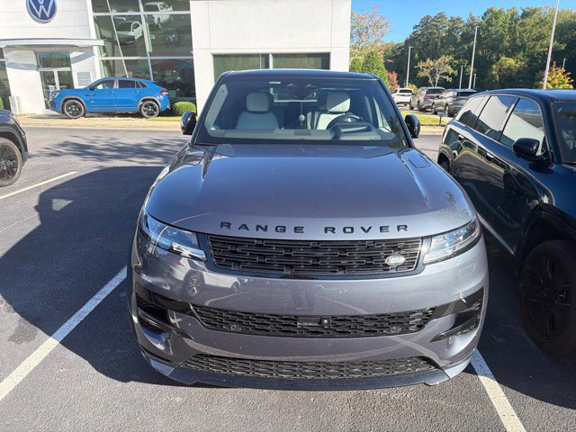 Used 2025 Land Rover Range Rover Sport Dynamic SE AWD/4WD image 4