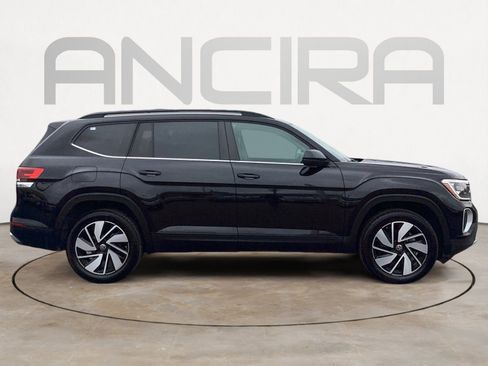 Used 2025 Volkswagen Atlas SE image 15