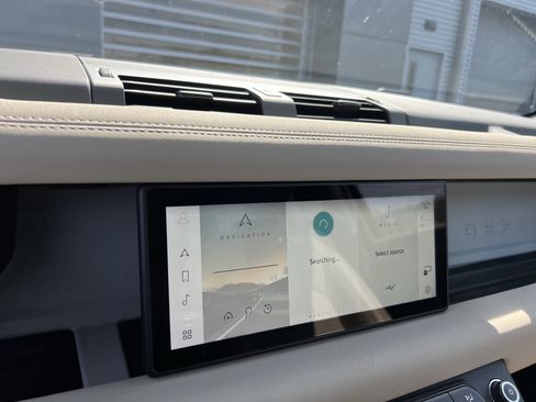 Certified 2023 Land Rover Defender 90 S image 25