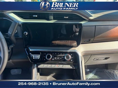 New 2026 GMC Sierra 2500 Denali w/ Denali Reserve Package image 16