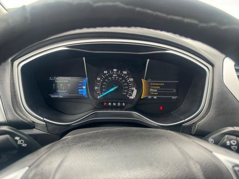 Used 2016 Ford Fusion SE FWD image 13