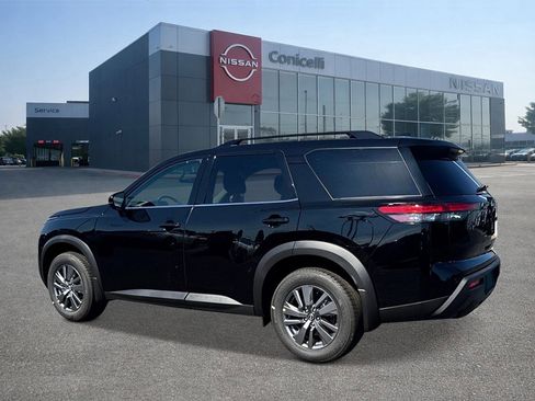 New 2025 Nissan Pathfinder SV w/ Black Appearance Package image 3