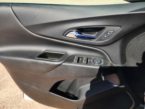 Used 2022 Chevrolet Equinox LT FWD image 17