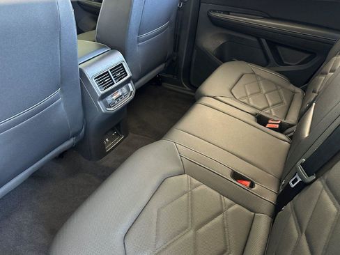 New 2026 Volkswagen Atlas SE image 11