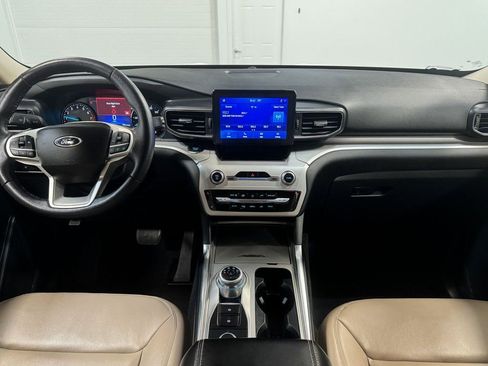 Used 2023 Ford Explorer XLT w/ Equipment Group 202A image 18