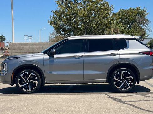 Used 2023 Mitsubishi Outlander SEL FWD image 9