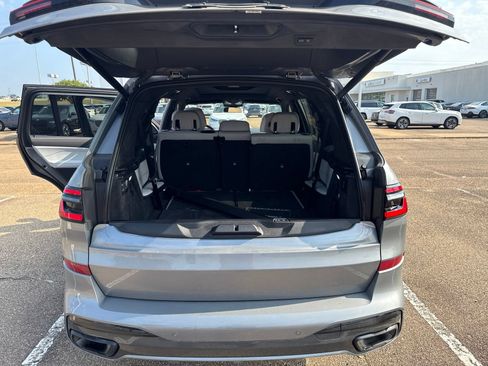 Used 2024 BMW X7 xDrive40i w/ Executive Package AWD/4WD image 9