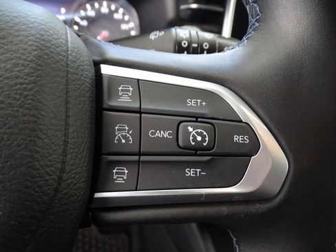 Used 2022 Jeep Compass Latitude w/ Sun and Sound Group AWD/4WD image 8