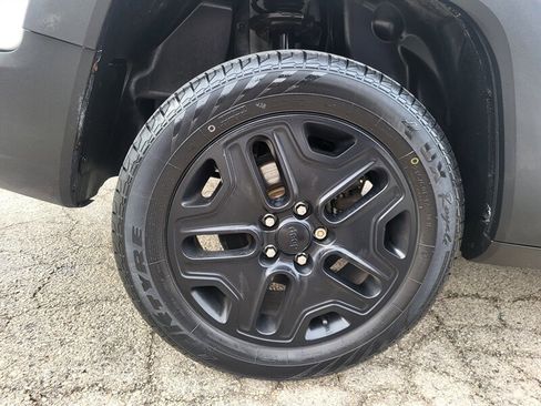 Used 2018 Jeep Renegade Sport w/ Power & Air Group image 30