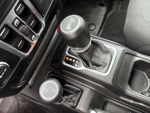 Used 2022 Jeep Wrangler Unlimited Sport AWD/4WD image 22