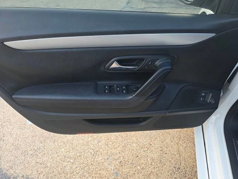 Used 2014 Volkswagen CC Sport image 12
