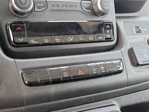 Used 2024 RAM ProMaster 2500 w/ Safety Group FWD image 30