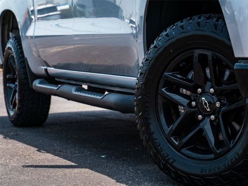 Used 2019 Chevrolet Silverado 1500 Custom Trail Boss w/ Custom Convenience Package AWD/4WD image 5
