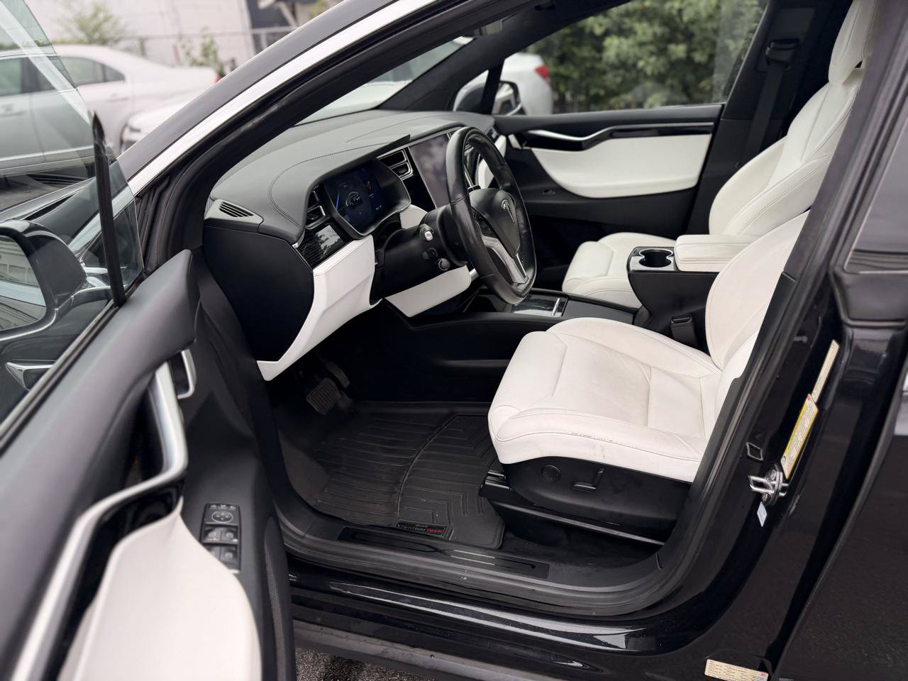 Used 2017 Tesla Model X 75D AWD/4WD image 27