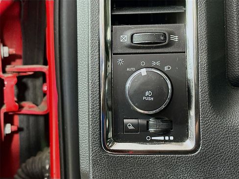 Used 2018 RAM 1500 Sport image 12