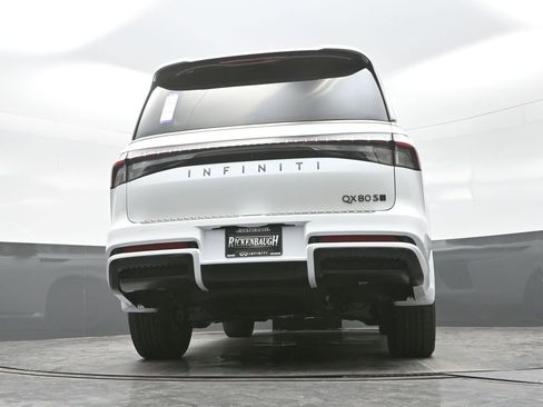 New 2026 INFINITI QX80 4WD w/ Sport Exterior Package image 32