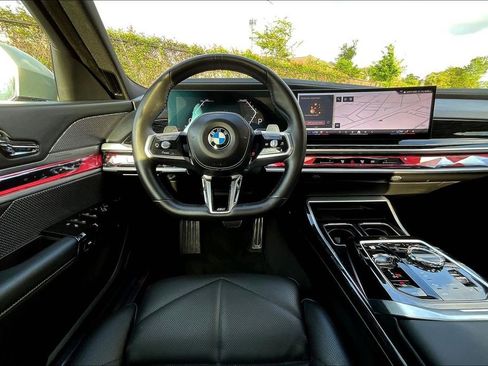 Used 2025 BMW 740i xDrive AWD/4WD image 8