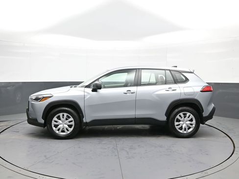 Certified 2024 Toyota Corolla Cross L image 9