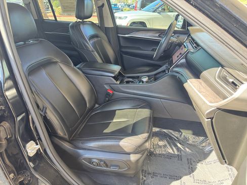 Used 2023 Jeep Grand Cherokee Limited RWD image 34