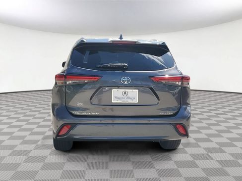 Used 2023 Toyota Highlander Limited FWD image 5