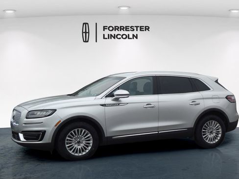 Used 2019 Lincoln Nautilus Premier image 6