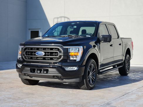 Used 2022 Ford F150 XLT w/ Equipment Group 302A High AWD/4WD image 4